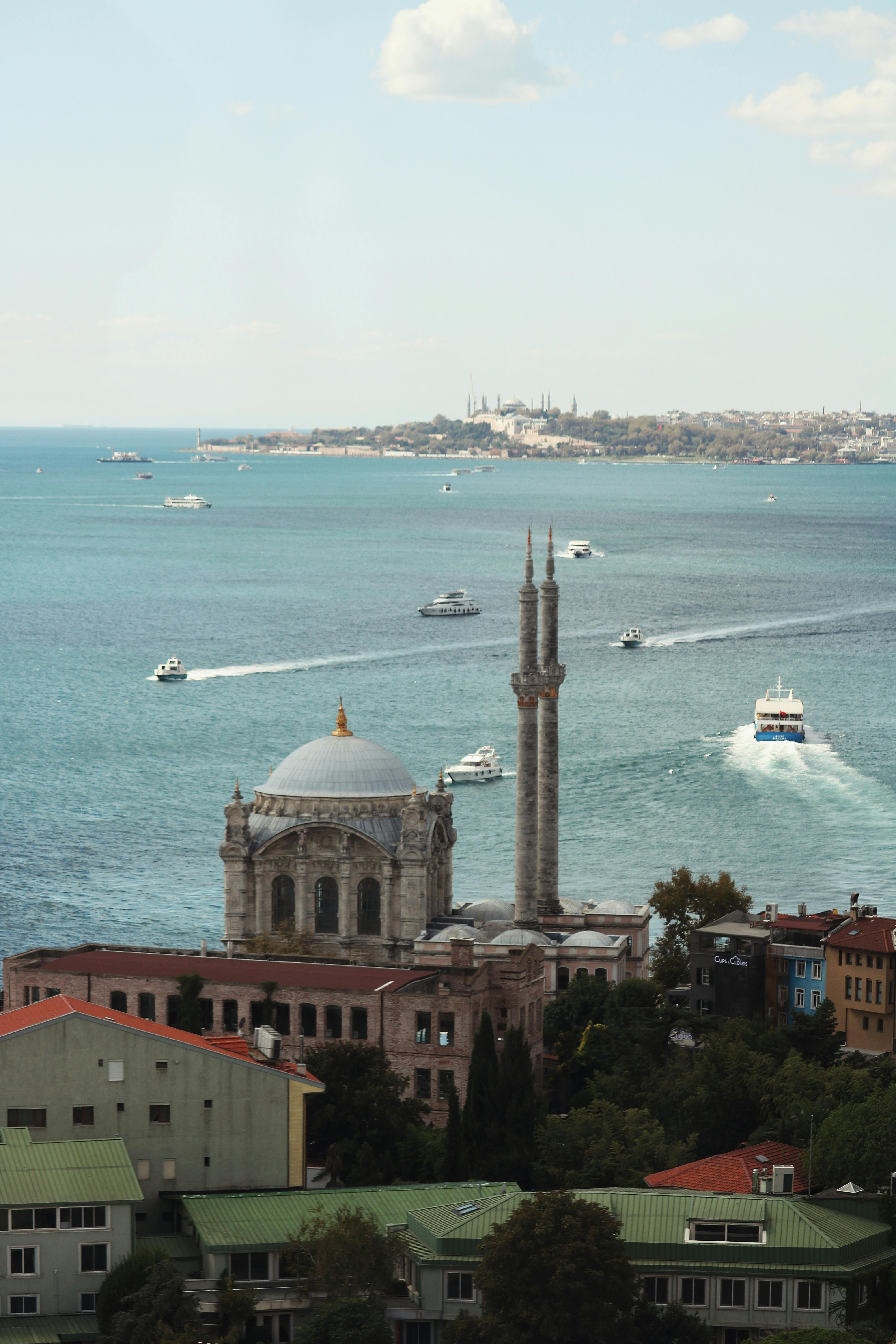 Bosphorus Sightseeing Cruise: Between Two Continents